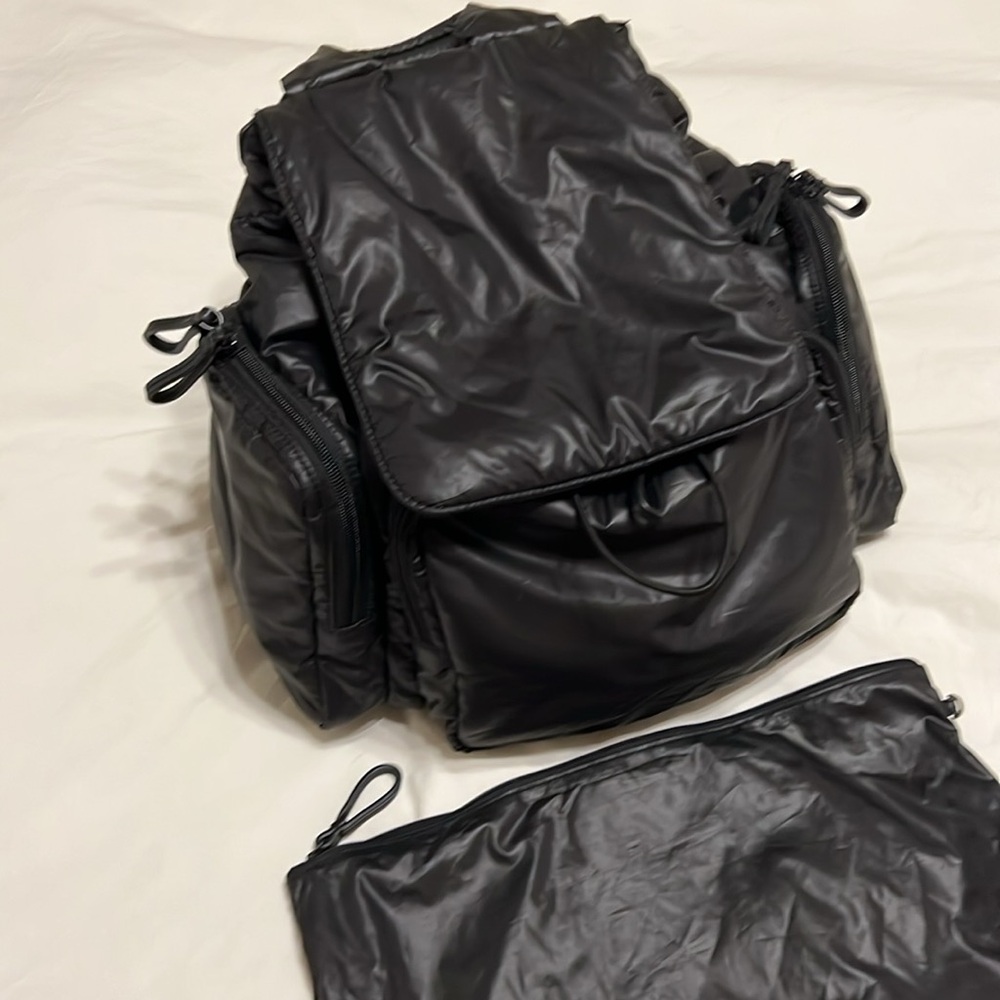 Caraa Cirrus backpack medium BEST PERSONAL ITEM FOR TRAVEL